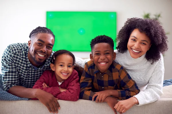 Portrait Family Sitting Sofa Watching Movie Green Screen Home — Fotografia de Stock