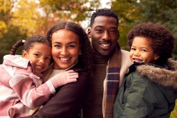 Portrait Smiling Family Having Fun Walk Countryside Autumn Trees Together — Stok fotoğraf