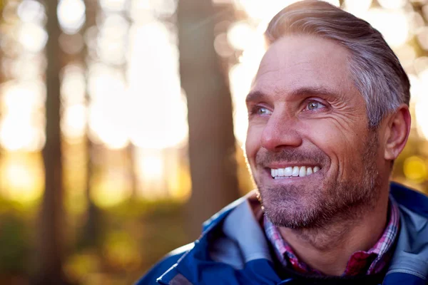 Head Shoulders Shot Mature Retired Man Relaxing Walk Fall Winter — Foto Stock