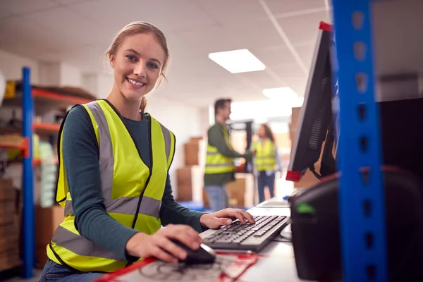 Portrait Female Worker Busy Modern Warehouse Working Computer Terminal — Foto de Stock