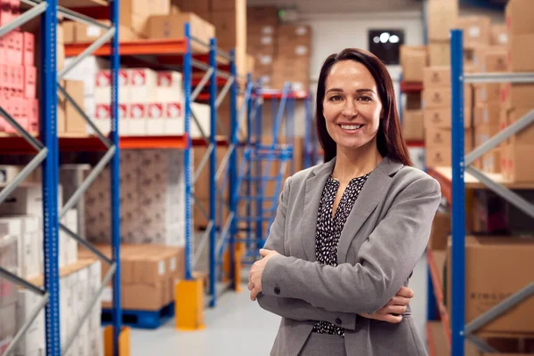 Portrait Female Team Leader Standing Shelves Warehouse — Foto de Stock