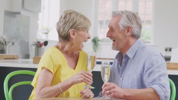 Retired Senior Couple Celebrating Making Toast Glass Champagne Home Date — Stock video