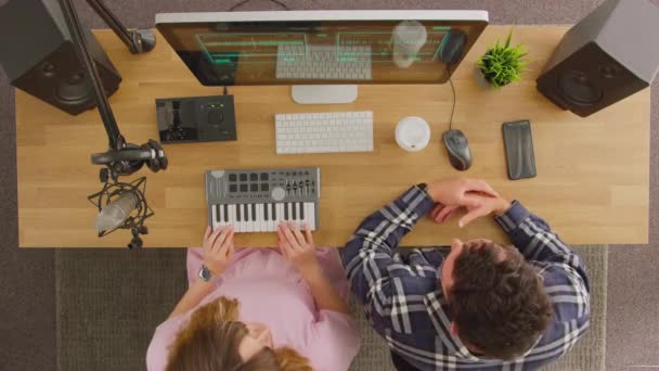 Overhead View Male Female Musicians Workstation Keyboard Microphone Studio Shot — 图库视频影像