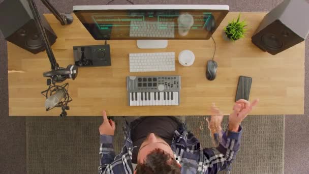 Overhead View Male Musician Workstation Keyboard Microphone Studio Dancing Singing — Stockvideo