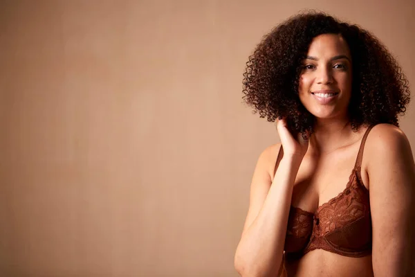 Studio Portrait Shot Confident Natural Woman Underwear Promoting Body Positivity — Stock Photo, Image