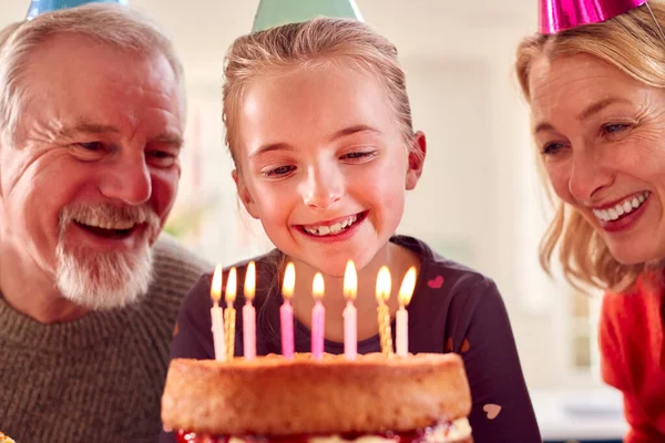 Grandparents Granddaughter Celebrating Birthday Party Home Together — Stock Photo, Image