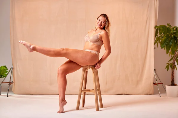 Studio Portrait Shot Confident Natural Woman Underwear Promoting Body Positivity — 스톡 사진