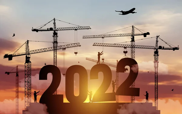 Staf Siluet Bekerja Sebagai Persiapan Untuk Menyambut Tahun Baru 2022 — Stok Foto