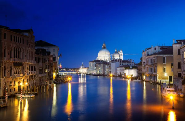 Kanał Grande i Bazylika Santa Maria della Salute, Wenecja, Włochy — Zdjęcie stockowe