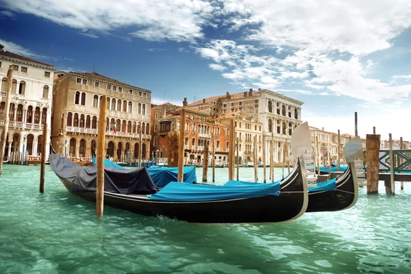 Гондолас у Венеції (Італія).. — стокове фото