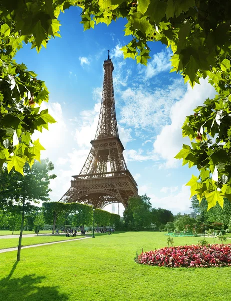 フランスのパリにあるエッフェル塔 — ストック写真