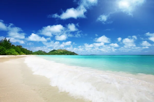 Praia na ilha Praslin, Seychelles — Fotografia de Stock