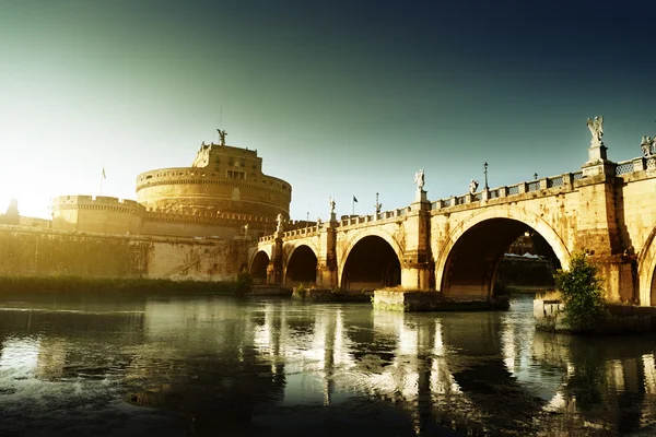 Fortaleza de Santo Anjo e rio Tibre em Roma, Itália — Fotografia de Stock