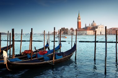 Vic, büyük kanal ve san giorgio maggiore Kilisesi üzerinde gondol