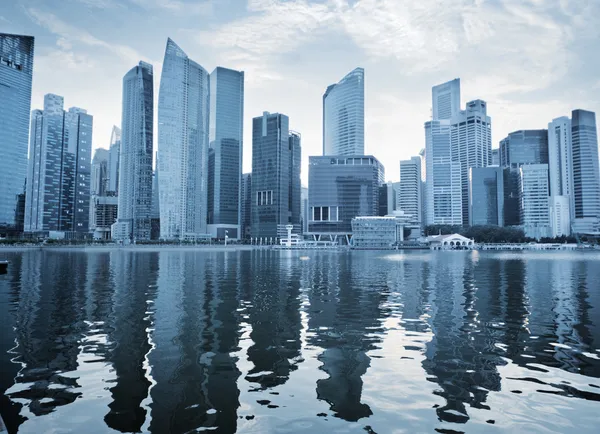 Město Singapur v čas západu slunce — Stock fotografie