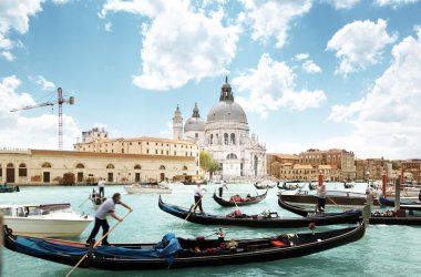 gondol üzerinde canal ve basilica santa maria della salute, Venedik,