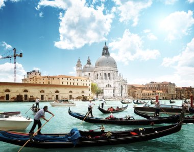 gondol üzerinde canal ve basilica santa maria della salute, Venedik,