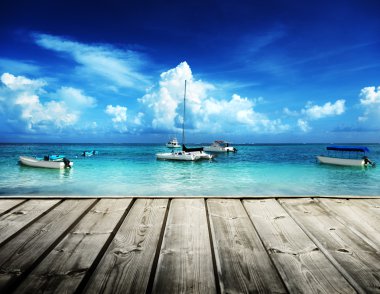 Caribbean beach ve yatlar