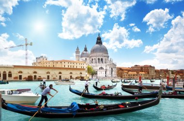 gondol üzerinde canal ve basilica santa maria della salute, Venedik,