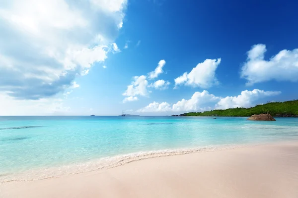 Praia de Anse Lazio na ilha Praslin, Seychelles — Fotografia de Stock