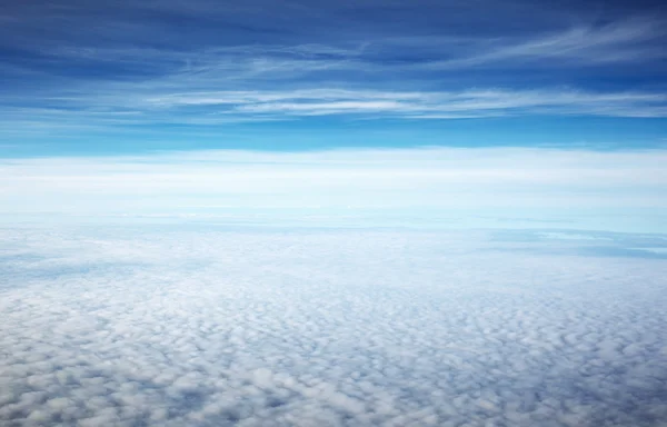 Nuvens e céu — Fotografia de Stock