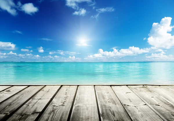 Caribbean sea and wooden platform — Stock Photo, Image