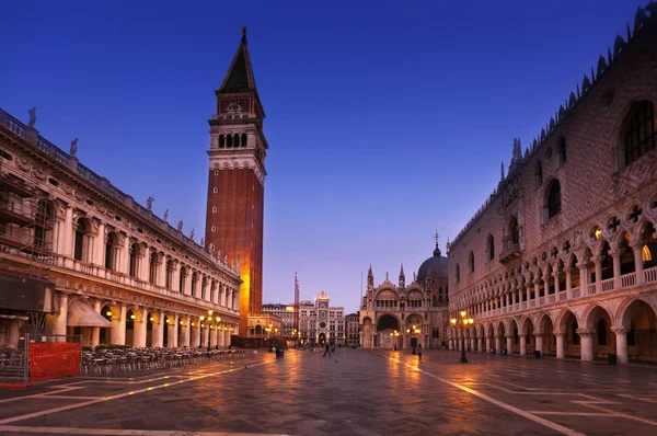 Plaza San Marco después del atardecer. Venecia, Italia — Foto de Stock