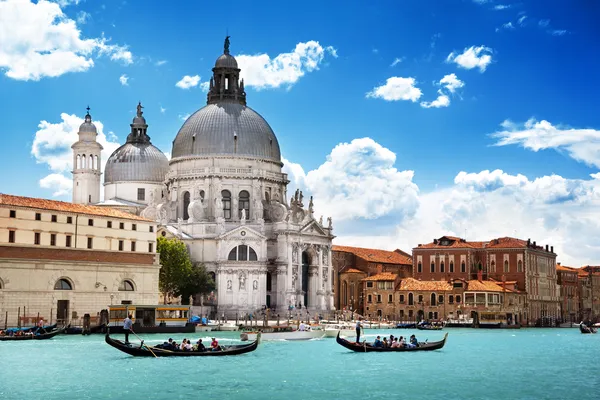 Canal Grande och Basilica Santa Maria della Salute, Venedig, Italien — Stockfoto