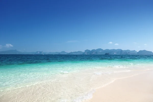 Beach on the Poda island in Krabi Thailand — Stock Photo, Image