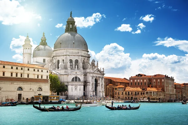 Grand canal and Basilica Santa Maria della Salute, Velence, Olaszország — Stock Fotó