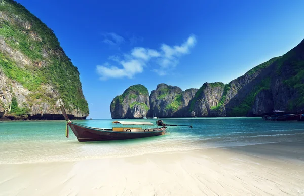 Ranní čas na maya bay, ostrov phi phi leh, Thajsko — Stock fotografie