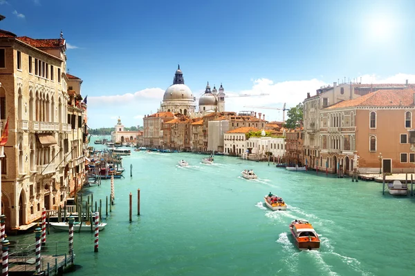 Kanał Grande i Bazylika Santa Maria della Salute, Wenecja, Włochy — Zdjęcie stockowe