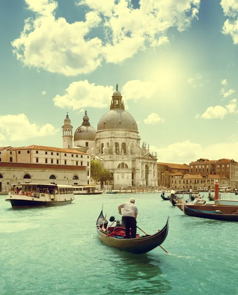 Grand canal and Basilica Santa Maria della Salute, Venetië, Italië — Stockfoto