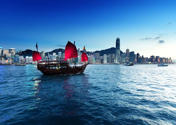 Hongkongský přístav v době západu slunce — Stock fotografie
