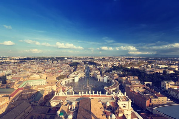 Praça de São Pedro no Vaticano, Roma, Itália — Fotografia de Stock