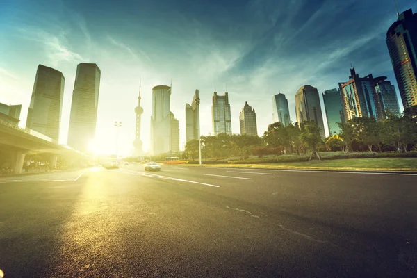 Weg in shanghai lujiazui financiële centrum — Stockfoto