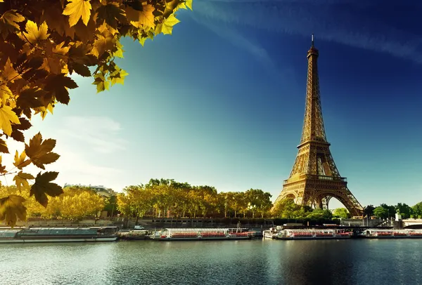 Seine in Paris with Eiffel tower in autumn season Stock Picture