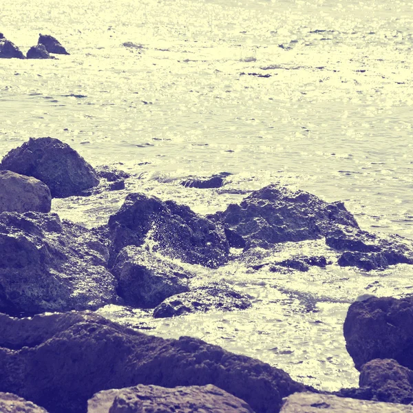 La luz del sol en el agua del mar. Estilo vintage . —  Fotos de Stock