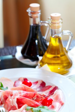 dilim pastırma ve sos