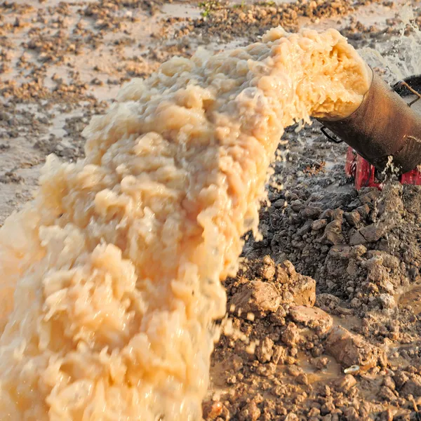 Bomba de agua grande —  Fotos de Stock