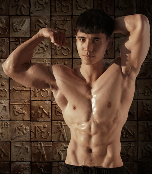 Портрет м'язисті чоловіки — стокове фото