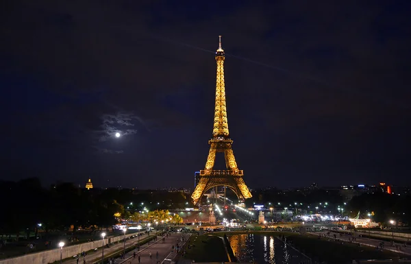 Eiffelova věž v noci od trocadero — Stock fotografie