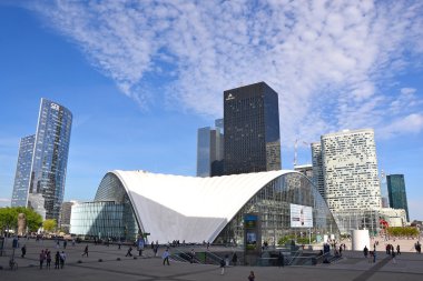 Parvis de la Defense - Paris