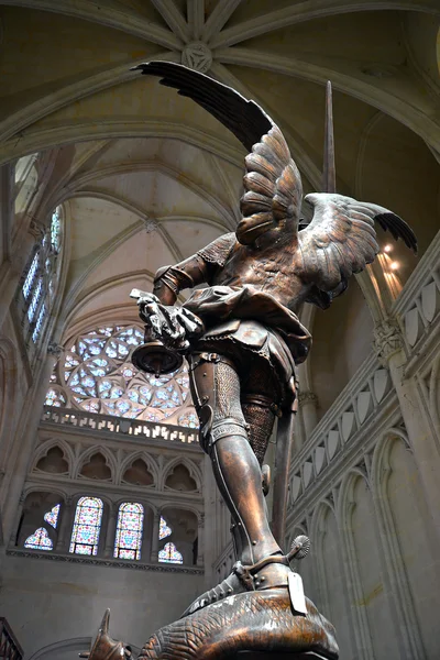 Saint Michel terrassant le dragon — Stock Photo, Image