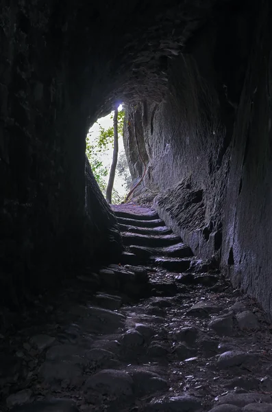 Passage im Fels — Stockfoto