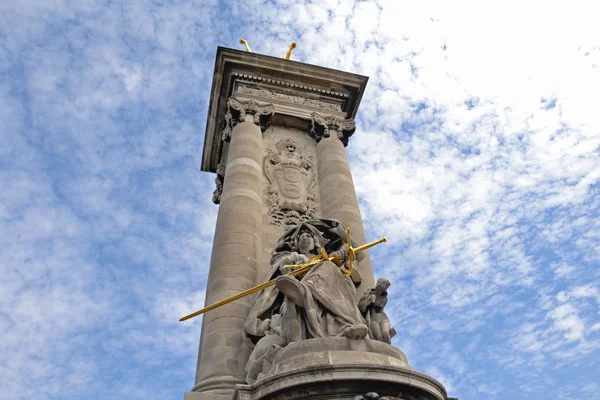 Estatua sobre puente Alexandre III —  Fotos de Stock