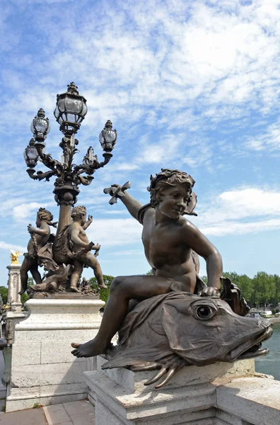 Sculptuur op alexandre iii brug — Stockfoto