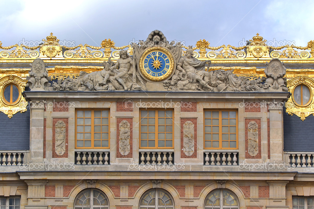 Reloj del patio de mármol — Foto de stock © diabolique04 #19331995