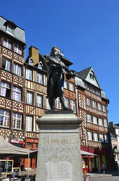 Statue von Jean Leperdit — Stockfoto
