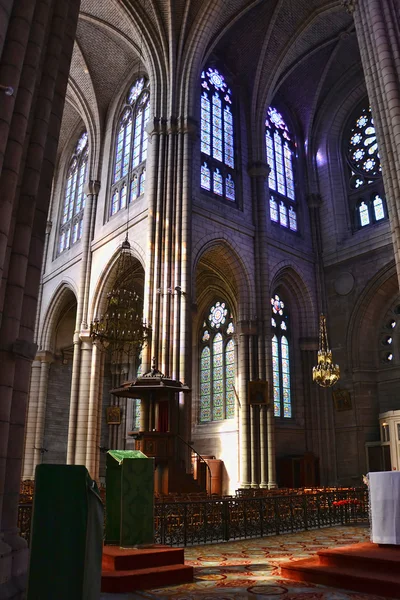 Nawy katedry Notre Dame de Bonne Nouvelle w Rennes — Zdjęcie stockowe